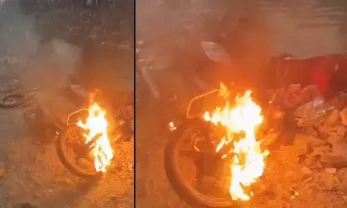 सोनबरसा बाजार में बड़ी घटना, हाईटेंशन तार बाइक पर गिरी, 3 लोग जिंदा जले