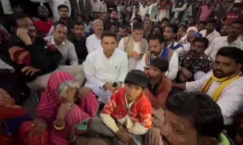 पुलिस कस्टडी में युवक की मौत का मामला, कांग्रेस ने किया थाने का घेराव, परिजन समेत जीतू पटवारी अनशन पर बैठे