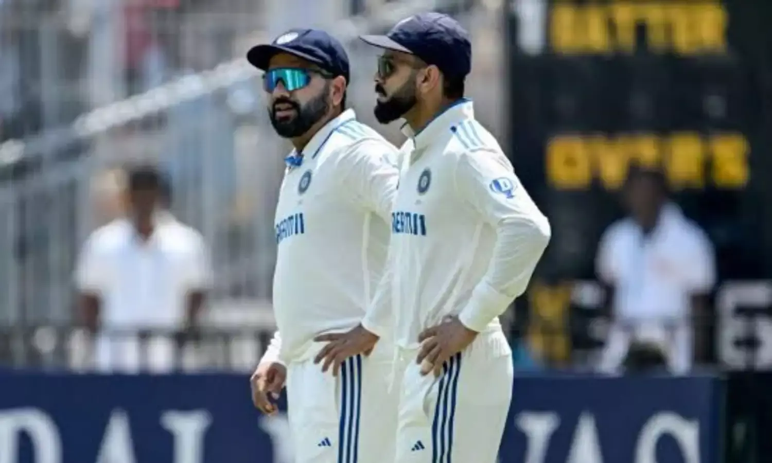 सोशल मीडिया पर उठा सवाल!फैंस ने दी इन खिलाडियों को हैप्पी रिटायरमेंट की बधाई...