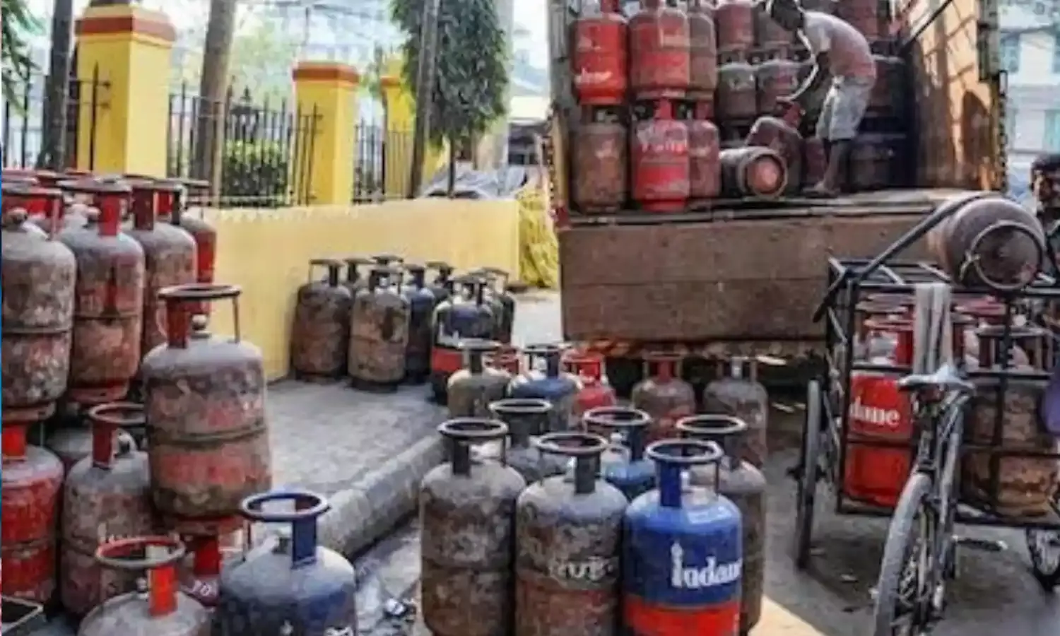 नए साल में आम आदमी को मिली बड़ी राहत, LPG के दाम में हुई कटौती