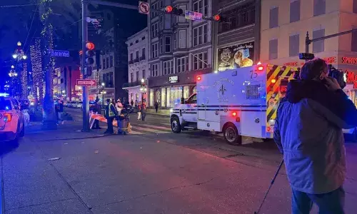 तेज रफ्तार ट्रक ने मारी भीड़ को टक्कर, 10 की मौत, 30 घायल…