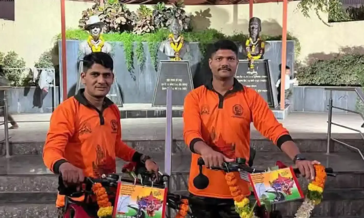 पुणे से अयोध्या तक 1,600 किमी की साइकिल यात्रा कर पहुंचे दो श्रद्धालु, फिटनेस और पर्यावरण संरक्षण का दिया संदेश