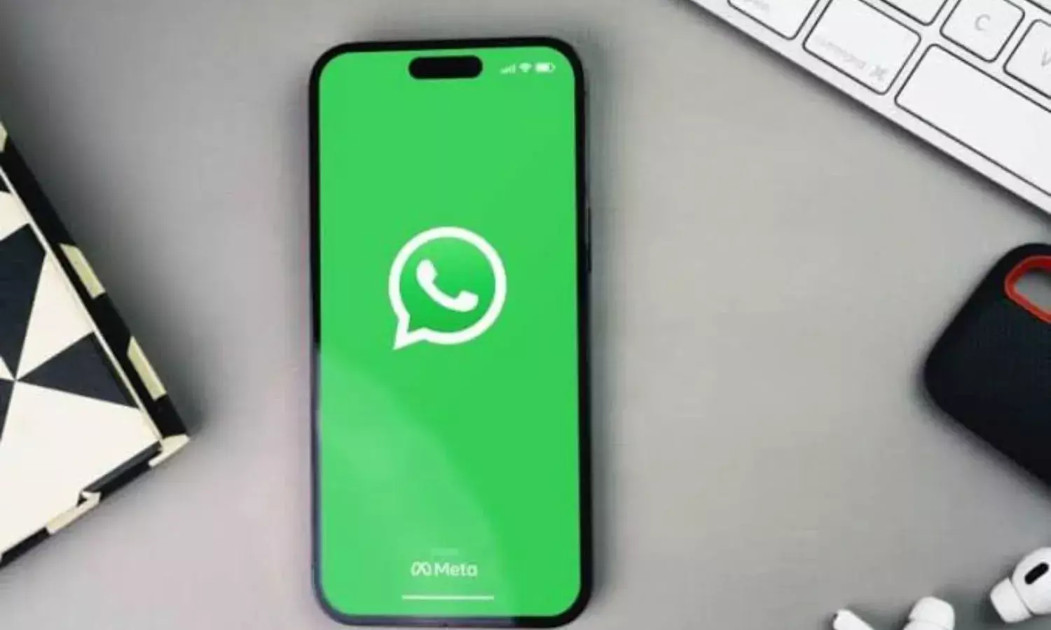 व्हॉट्सऐप पर बार-बार आ रहे अनजान नंबरों के मैसेज से है परेशान, तो सेफ्टी के लिए ये फीचर का करें इस्तेमाल