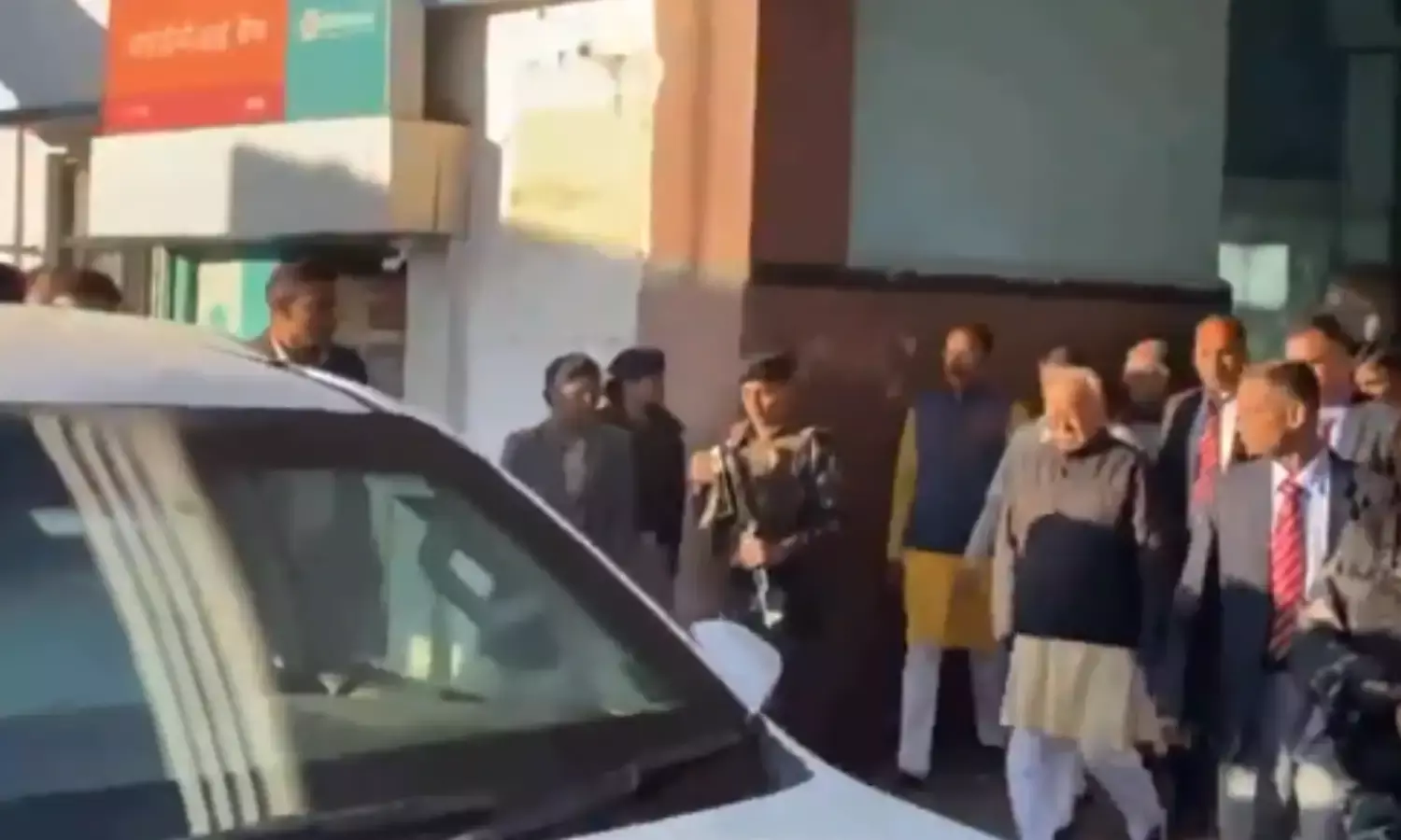 आरएसएस प्रमुख मोहन भागवत पहुंचे इंदौर आरएसएस प्रमुख मोहन भागवत पहुंचे इंदौर