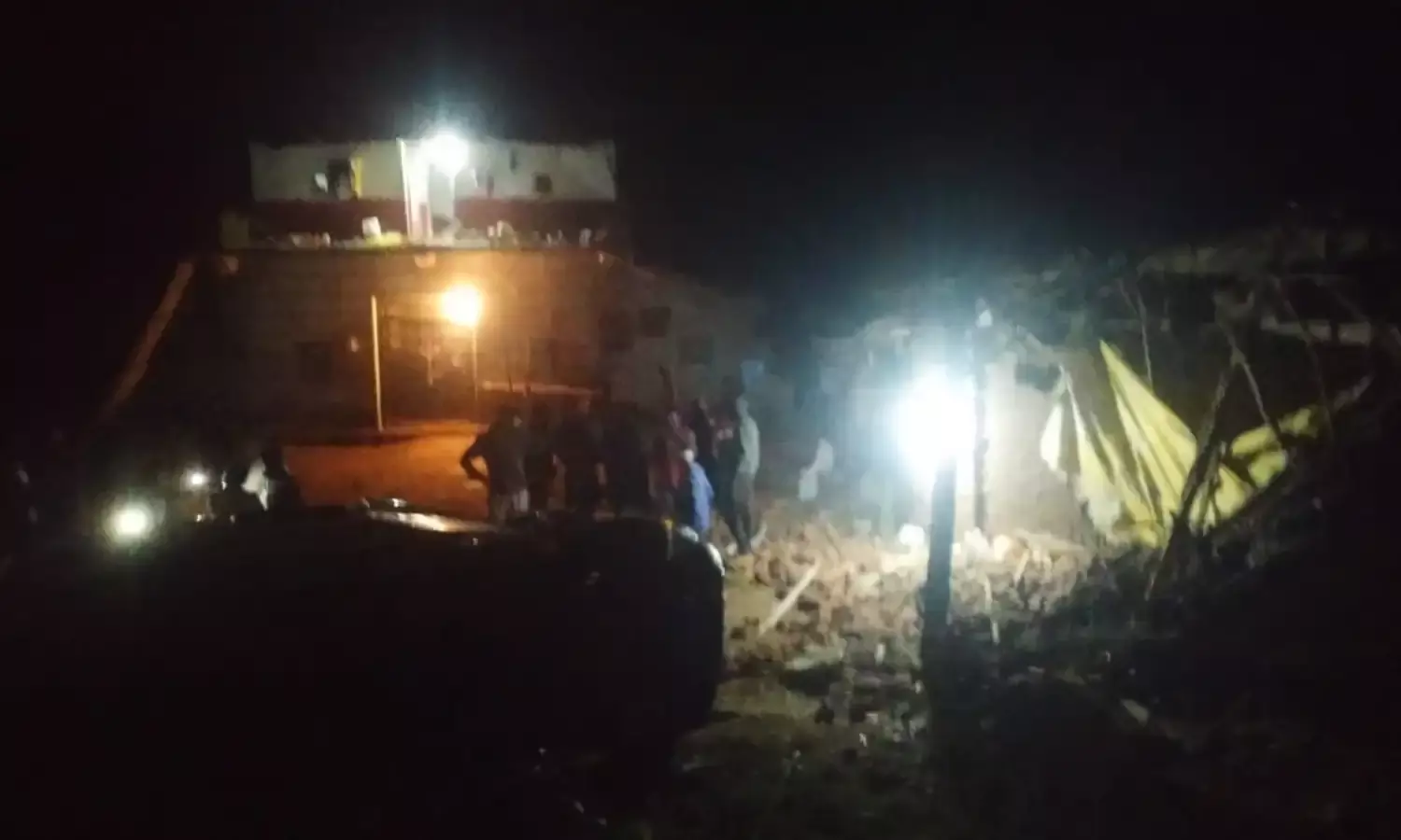 चिचोली में सड़क दुर्घटना: तेज रफ्तार वाहन ने ली दो जानें, तीन घायल