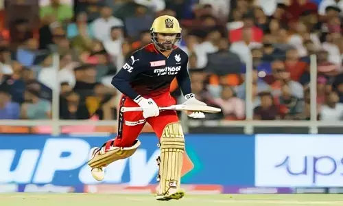 मोहम्मद शमी की बल्लेबाजी बेअसर, RCB के इस स्टार बल्लेबाज ने जमाया शतक