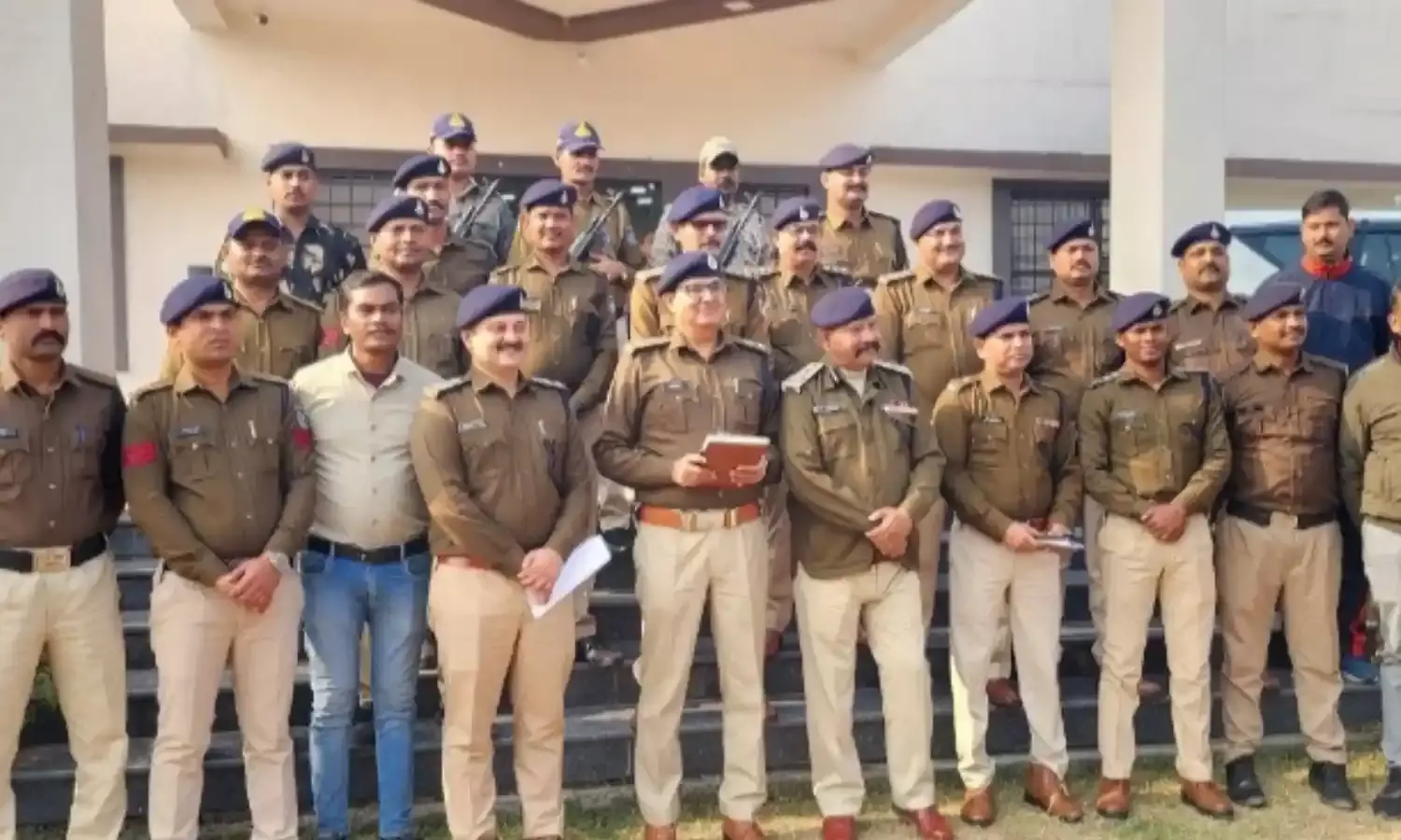 छह आरोपी गिरफ्तार छह आरोपी गिरफ्तार