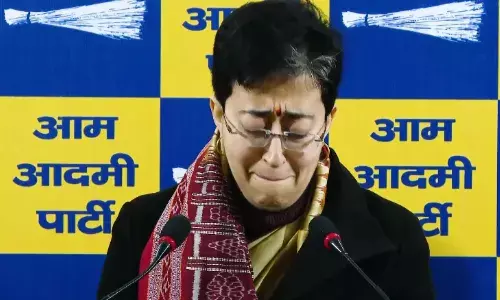 भाजपा नेता रमेश बिधूड़ी के बयान से आहत CM आतिशी, प्रेसकॉन्फ्रेंस में रो पड़ीं