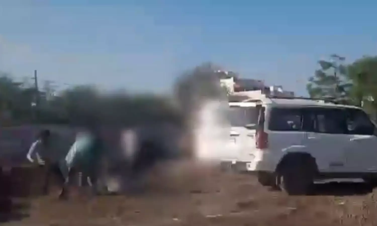 दानिश कुंज फोर लेन निर्माण एजेंसी के GM के साथ मारपीट, बदमाशों ने की पत्थर से सिर कुचलने की कोशिश दानिश कुंज फोर लेन निर्माण एजेंसी के GM के साथ मारपीट, बदमाशों ने की पत्थर से सिर कुचलने की कोशिश