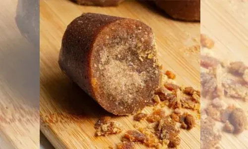 सर्दियों में गुड़ खाने के हैं कई फ़ायदे, जानें कैसे करें इसका इस्तेमाल