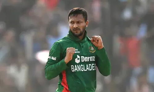 चैंपियंस ट्रॉफी से बाहर, गेंदबाजी पर लगा प्रतिबंध! जानिए पूरा मामला