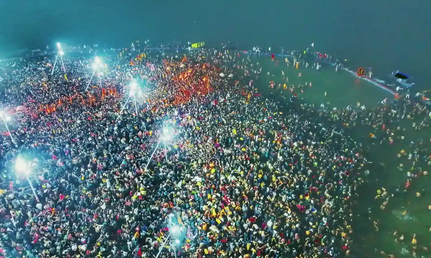 पहली बार 3.50 करोड़ श्रद्धालुओं ने अमृत स्नान कर रचा इतिहास…