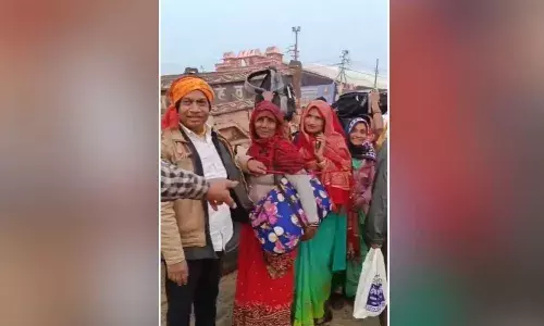 महाकुंभ में नजर आया गजब का जुगाड़, जब इस परिवार ने खोने से बचने के निकाला अनोखा तरीका, वायरल