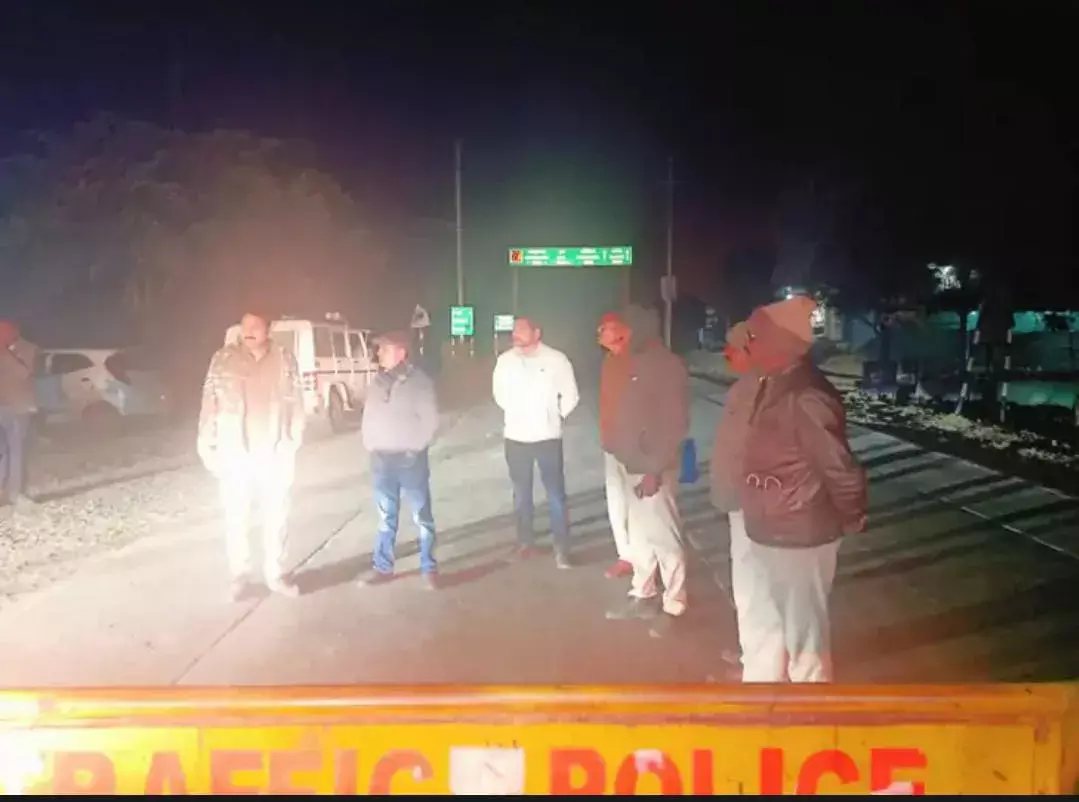 बैरसिया - नरसिंहगढ़ मार्ग पर आवाजाही बंद, 49 साल पुराना पार्वती पुल धंसा, एक्सपर्ट करेंगे निरीक्षण