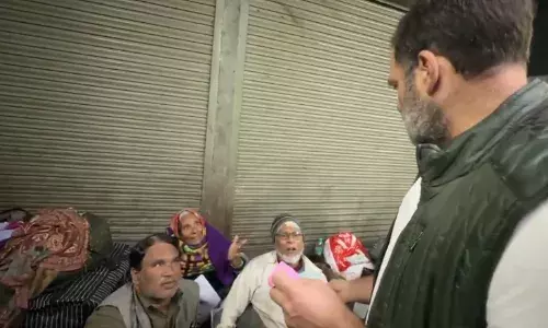 अचानक दिल्ली AIIMS पहुंचे नेता विपक्ष राहुल गांधी, लोगों से जाना स्वास्थ सुविधा का लाभ