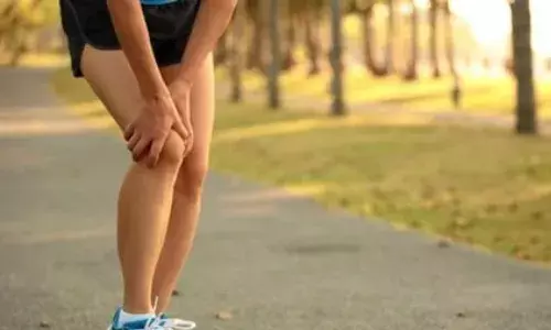 सर्दियों में घुटनों के दर्द से है परेशान तो करें ये उपाय, मिलेगी राहत