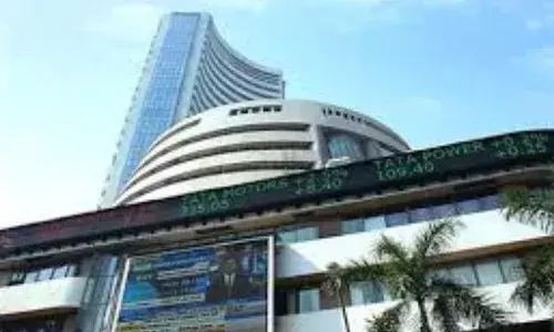 शेयर बाजार की फ्लैट शुरुआत, सेंसेक्स करीब 200 अंक और निफ्टी इतने अंक ऊपर...