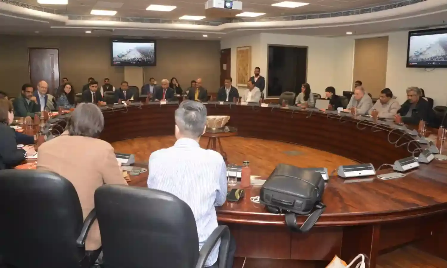 विदेशी मीडिया ने जानी दुनिया के सबसे बड़े धार्मिक अनुष्ठान की भव्यता…