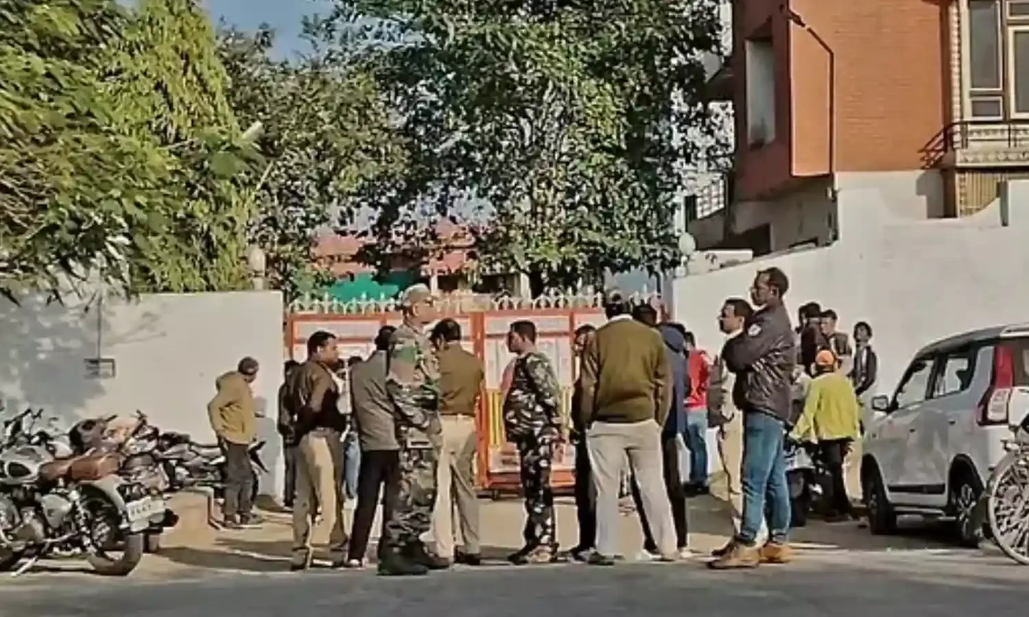 पूर्व विधायक हरवंश सिंह राठौर के बंगले पर वन विभाग का छापा, वन्य जीवों की खाल, सींग, और अन्य अवशेष जब्त