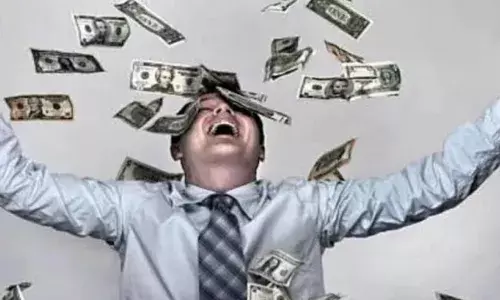 घर बैठे मिनटों में बन सकते हैं लखपति, बस एक रुपए के पुराने नोट के साथ करना है ये उपाय