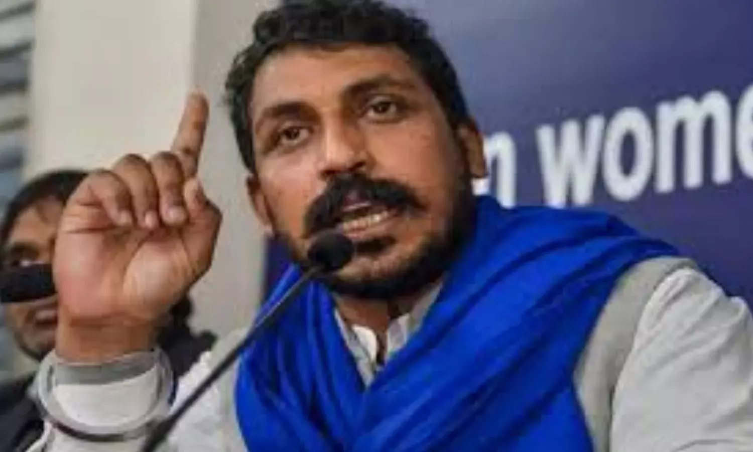 आरोपियों से मिलने पहुंचे भीम आर्मी प्रमुख चंद्रशेखर आजाद, 20 फरवरी को CM आवास का घेराव आरोपियों से मिलने पहुंचे भीम आर्मी प्रमुख चंद्रशेखर आजाद, 20 फरवरी को CM आवास का घेराव