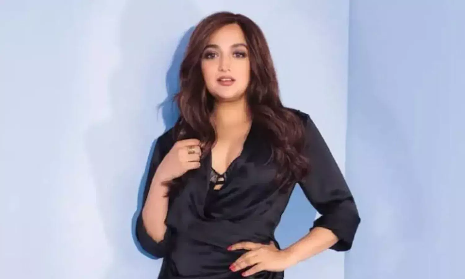 लाइव कॉन्सर्ट के बीच बिगड़ी सिंगर मोनाली की तबीयत, अस्पताल में किया भर्ती लाइव कॉन्सर्ट के बीच बिगड़ी सिंगर मोनाली की तबीयत, अस्पताल में किया भर्ती