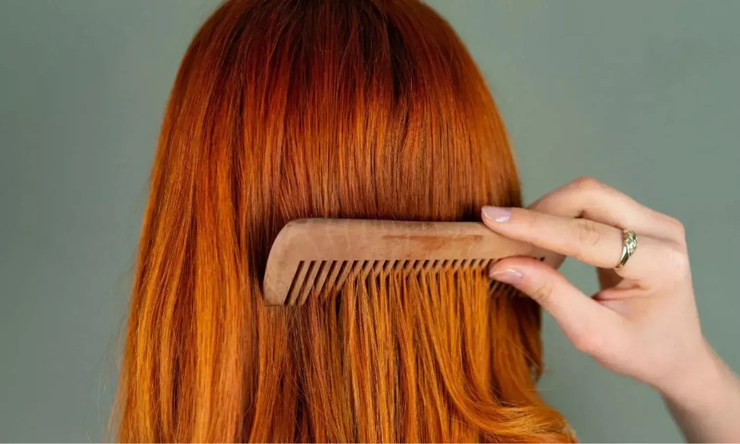 नींबू में बस ये मिलाकर बालों में लगाएं, डैंड्रफ से तुरंत मिलेगा छुटकारा