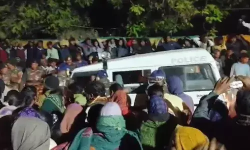 Villagers Held Police Hostage for 7 hours in Neemuch