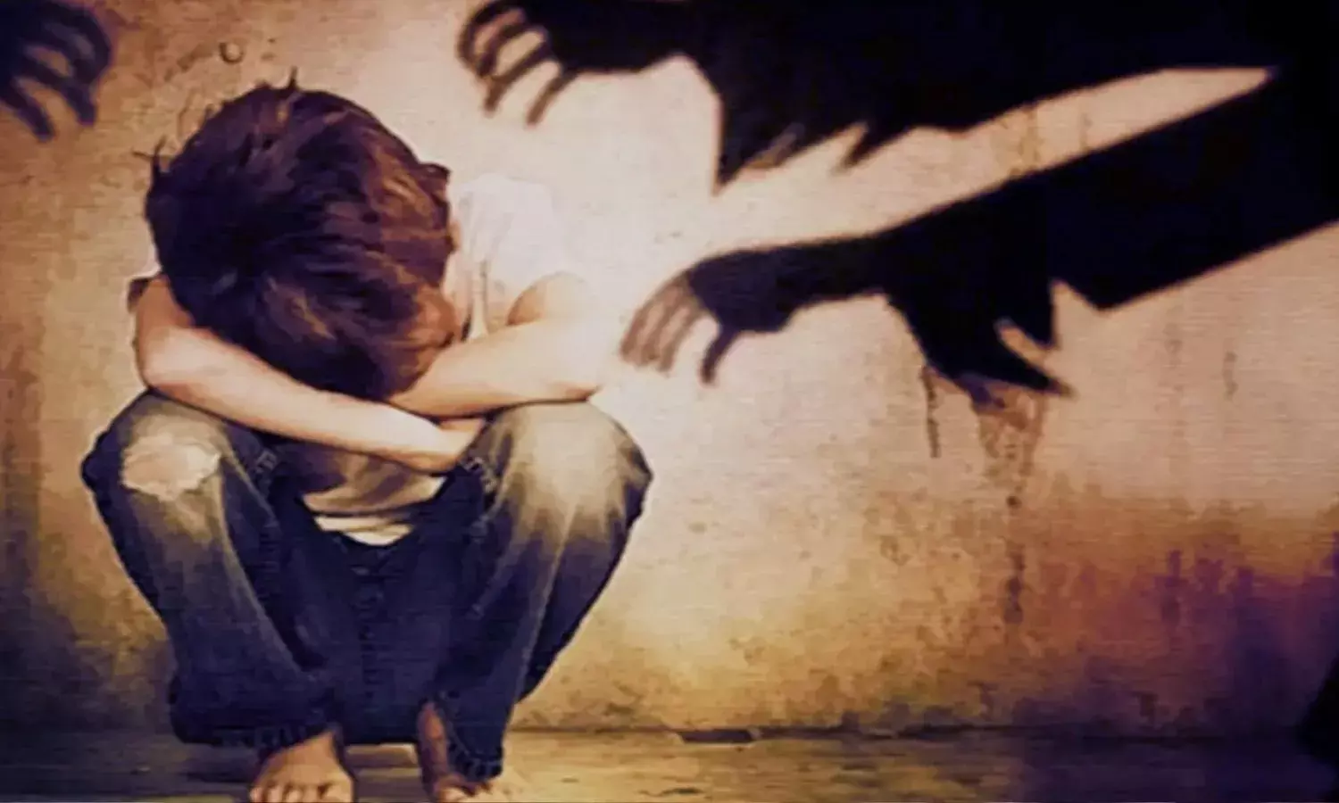 विदिशा में गुरु-शिष्य का रिश्ता शर्मसार, हवसी टीचर ने छात्रों को बनाया शिकार, ऐसे हुआ खुलासा