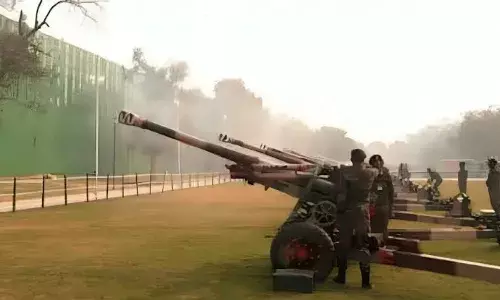 गणतंत्र दिवस पर क्यों दी जाती है 21 तोपों की सलामी, कब-कब दिया जाता है यह सम्मान