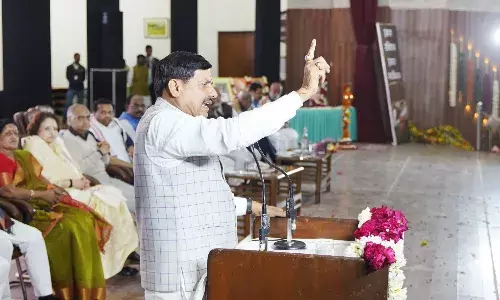 गांधी परिवार परनाना के पापों के लिए मांगे माफी - यादव