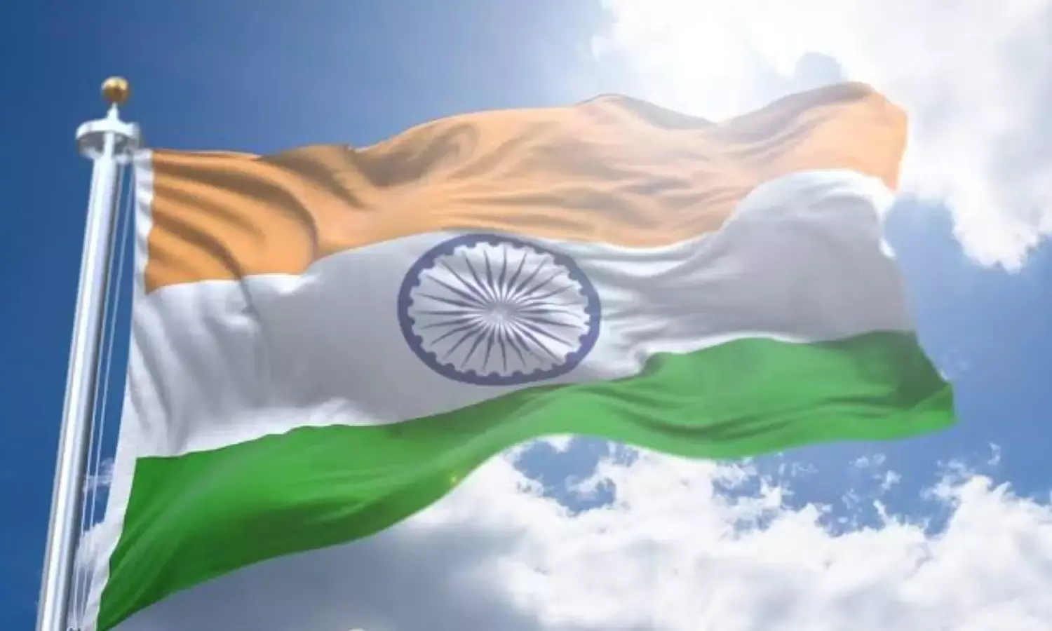 इन खूबसूरत कोट्स और संदेशों से सभी को दें गणतंत्र दिवस 2025 की बधाई