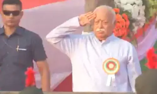 RSS प्रमुख मोहन भागवत ने भिवंडी में फहराया राष्ट्रीय ध्वज
