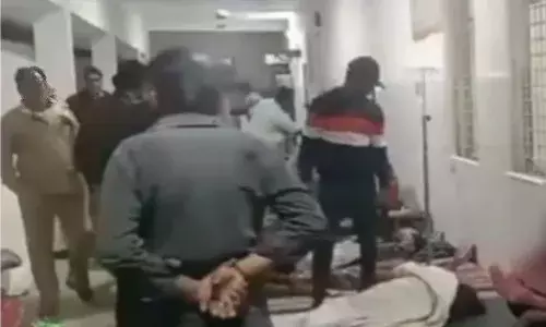 गणतंत्र दिवस पर मिला भोजन खाकर स्कूली बच्चे हुए बीमार