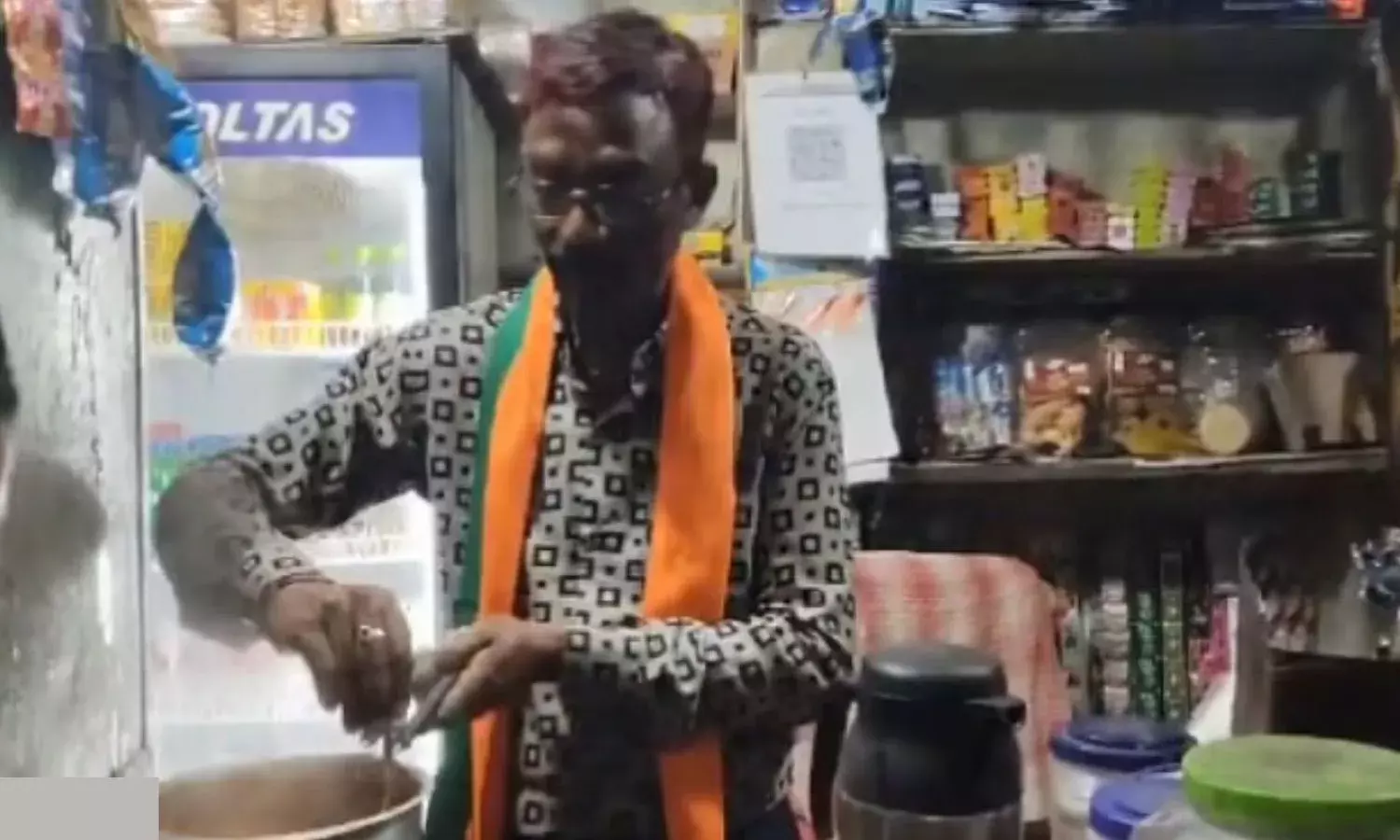 रायगढ़ में चाय बेचने वाले कार्यकर्ता को दिया टिकट