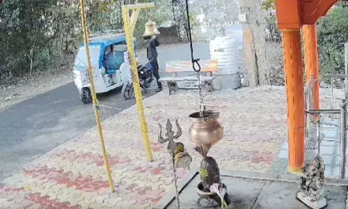 बिलासपुर के मंदिर में हनुमान चालीसा बजाने पर ऑटो चालक ने दी धमकी