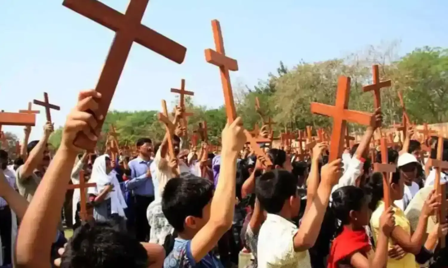 छात्राओं ने कहा - हमें जबरन बाइबल पढ़ने को कहा जाता था…