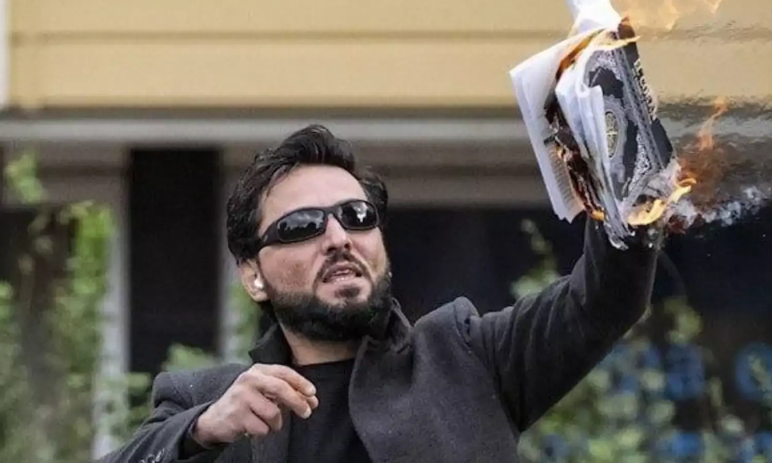 स्वीडन में कुरान जलाने वाले सलवान मोमिका की गोली मारकर हत्या, हमले के समय था लाइव… स्वीडन में कुरान जलाने वाले सलवान मोमिका की गोली मारकर हत्या, हमले के समय था लाइव…