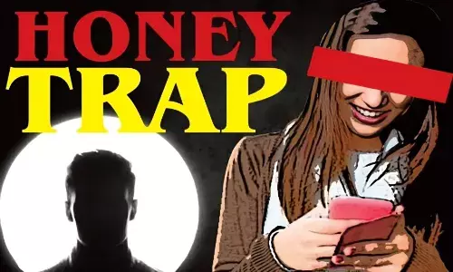 पुलिस स्टेशन में हनी ट्रैप का खुलासा! महिला ने दी धमकी, पुलिसकर्मियों ने इस तरह लूटे पैसे...