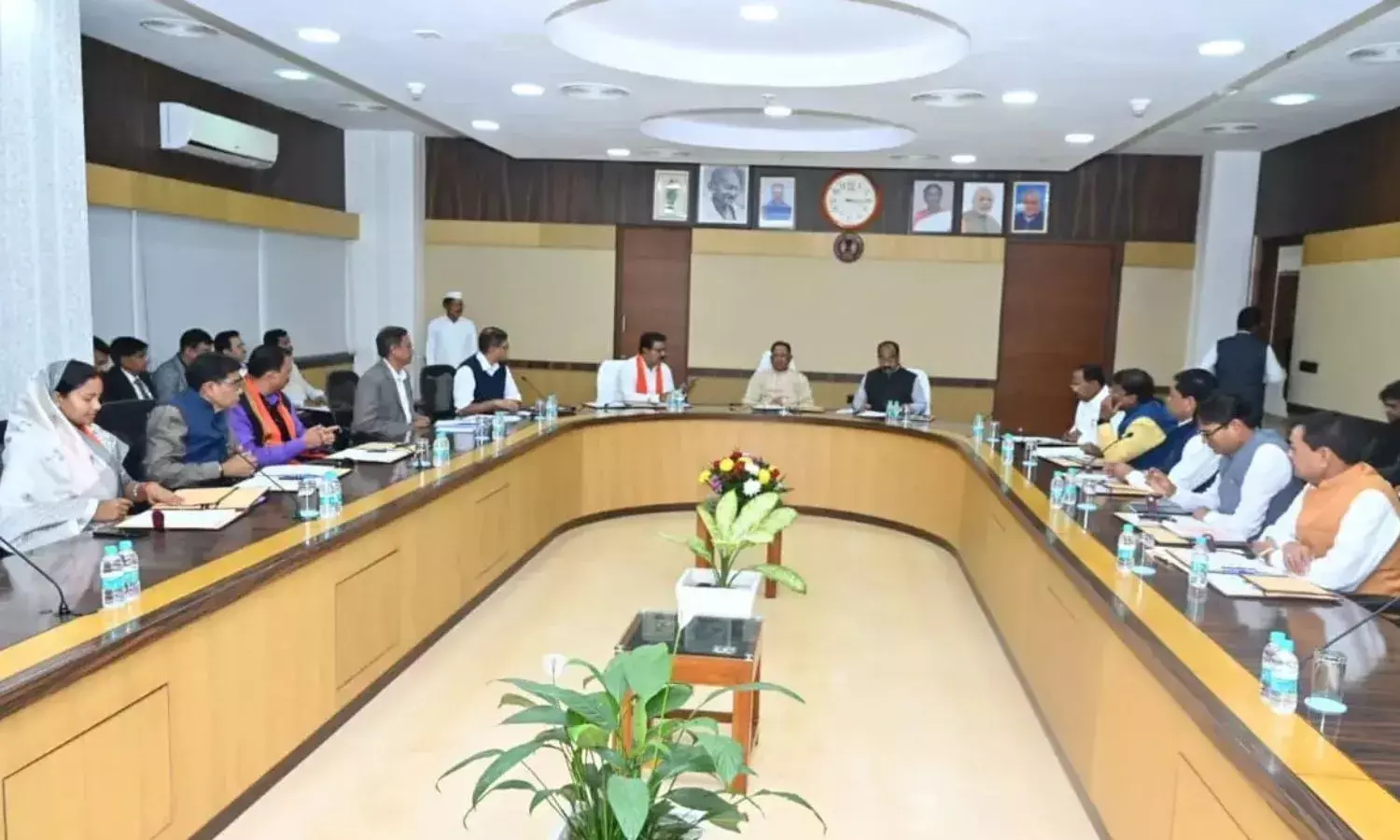 सीएम विष्णुदेव साय कैबिनेट मंत्रियों के साथ जाएंगे महाकुंभ, लगाएंगे आस्था की डुबकी