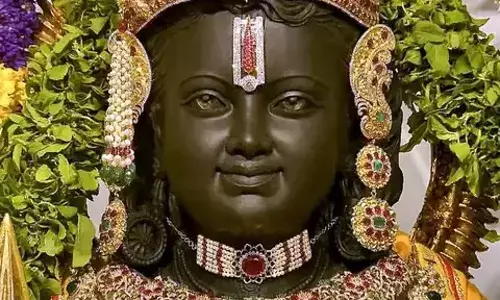 बसंत पंचमी पर रामलला का भव्य श्रृंगार, अयोध्या में 40 दिन तक चलेगा रंगोत्सव