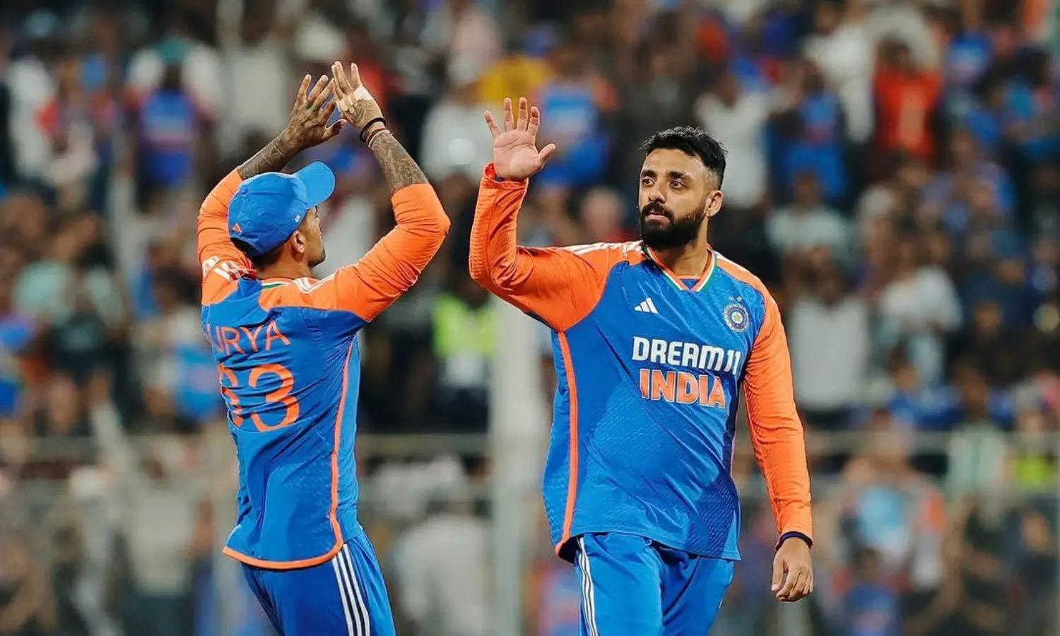 मुंबई में मिस्ट्री स्पिनर का बड़ा करिश्मा! बने दुनिया के पहले खिलाड़ी... मुंबई में मिस्ट्री स्पिनर का बड़ा करिश्मा! बने दुनिया के पहले खिलाड़ी...