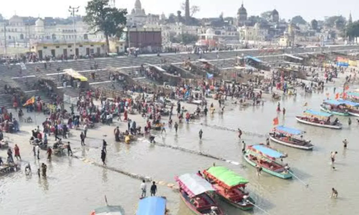 बसंत पंचमी पर अयोध्या में उमड़ा श्रद्धालुओं का जनसमुद्र, भीड़ देख शहर में नो एंट्री लागू