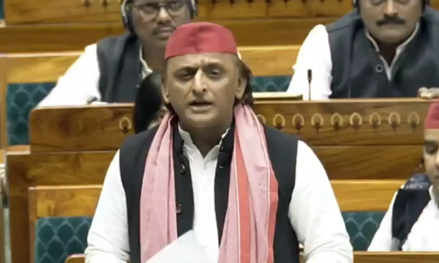 शव मोर्चरी में पड़े थे और सरकार फूलों की बरसात करवा रही थी, यह कैसी सनातनी परंपरा - लोकसभा में अखिलेश यादव बोले शव मोर्चरी में पड़े थे और सरकार फूलों की बरसात करवा रही थी, यह कैसी सनातनी परंपरा - लोकसभा में अखिलेश यादव बोले