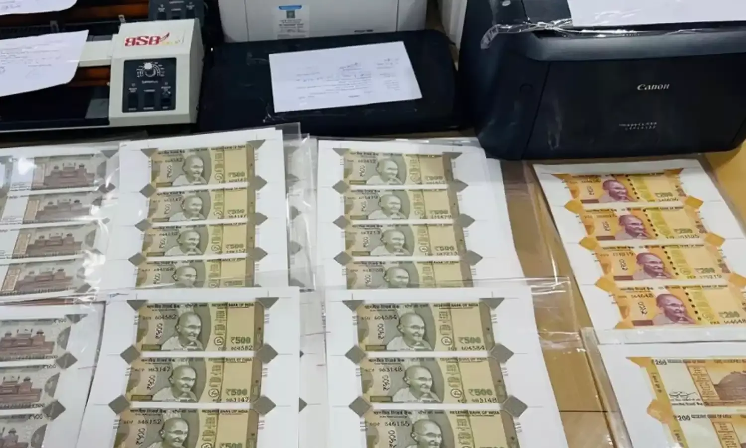 6 आरोपी गिरफ्तार, प्रिंटिंग मशीनों समेत जाली नोट जब्त