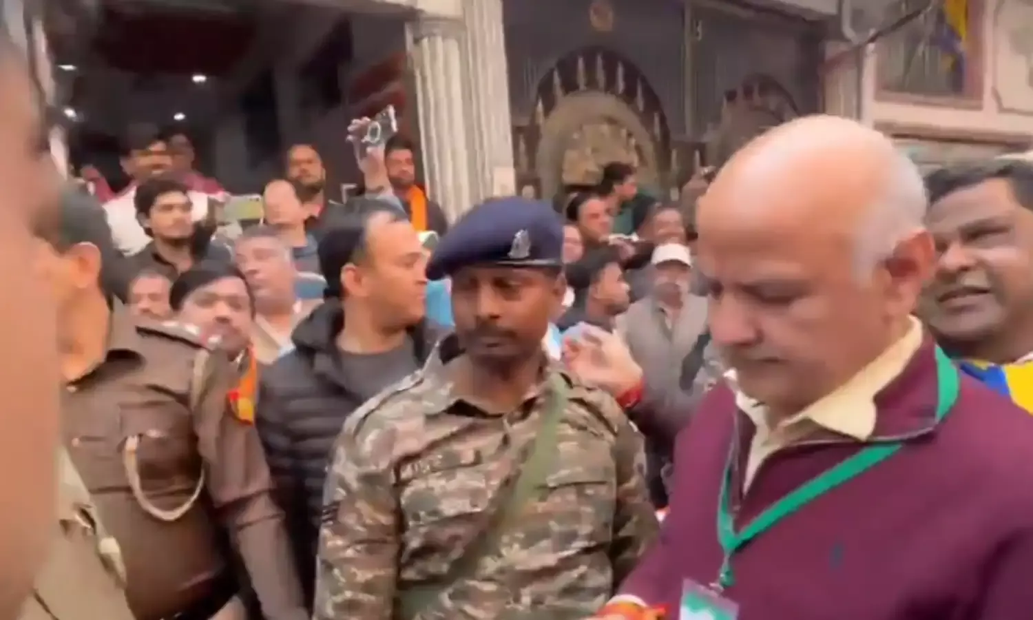 जंगपुरा में AAP और BJP आमने-सामने, मनीष सिसोदिया के सामने जमकर हुई नारेबाजी