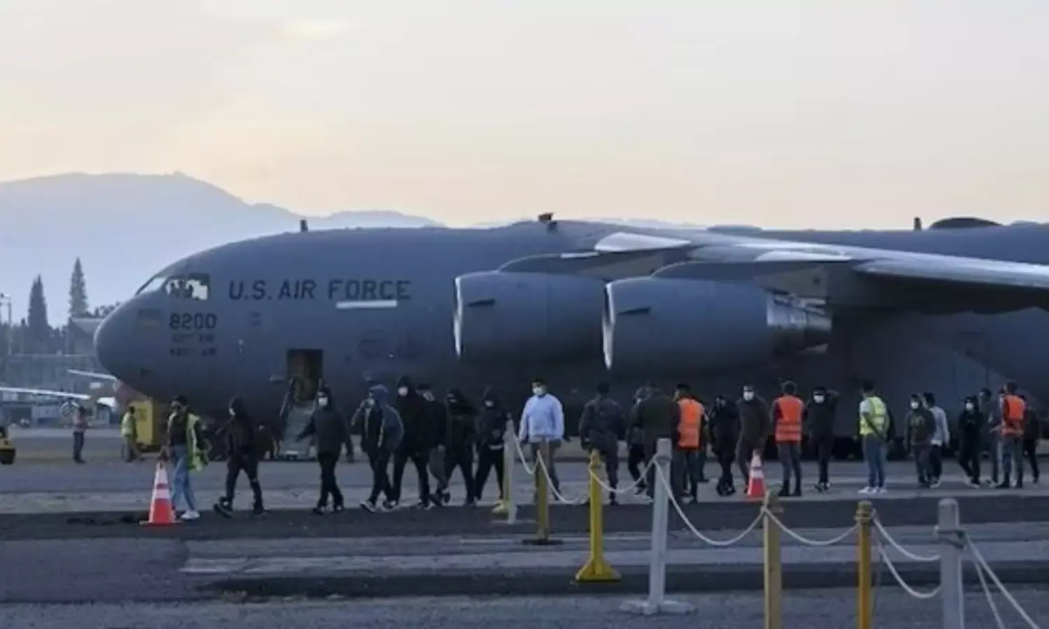 अवैध अप्रवासियों के खिलाफ बढ़ी कार्रवाई, 104 भारतीय निकाले गए