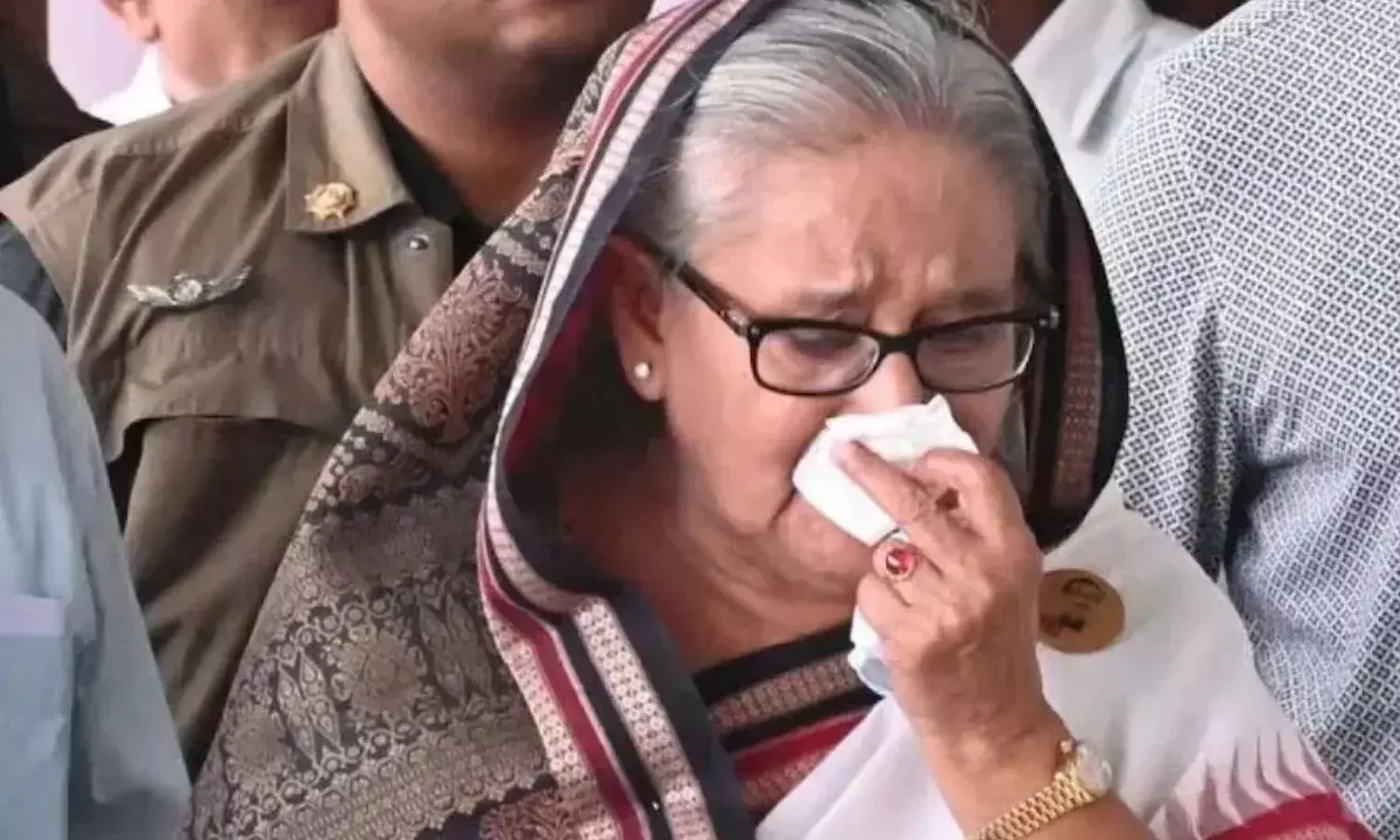 बांग्लादेश में हमलों के बीच शेख हसीना का बयान, जिंदा बची हूँ तो मतलब कुछ बड़ा होना है