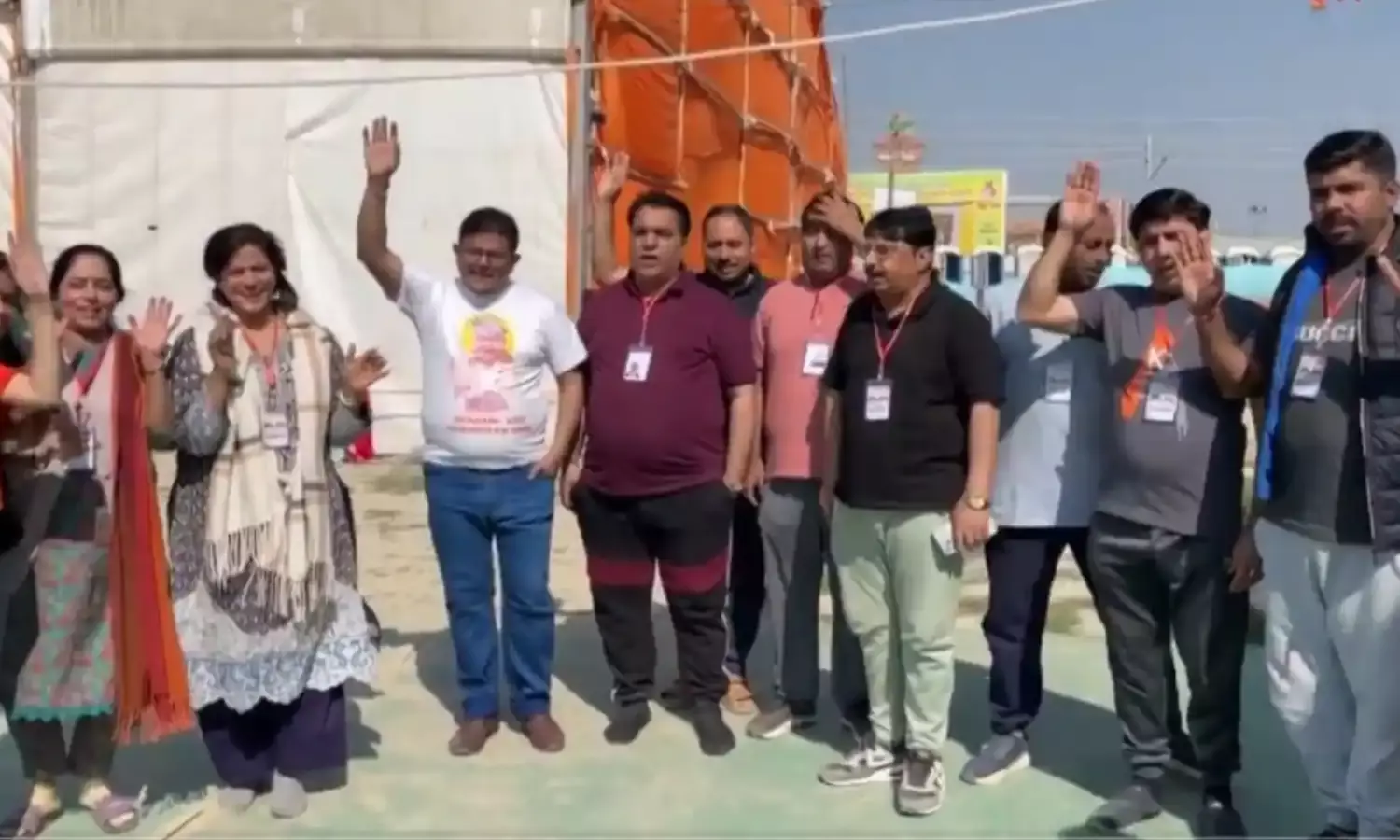 पाकिस्तान से आए हिंदू श्रद्धालुओं ने संगम में लगाई आस्था की डुबकी…