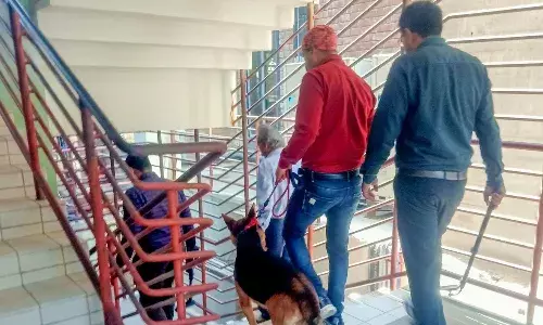 दिल्ली के एल्कॉन और शिव नादर स्कूल को मिली बम की धमकी, छात्रों को भेजा घर; डॉग स्कॉड की जांच शुरू